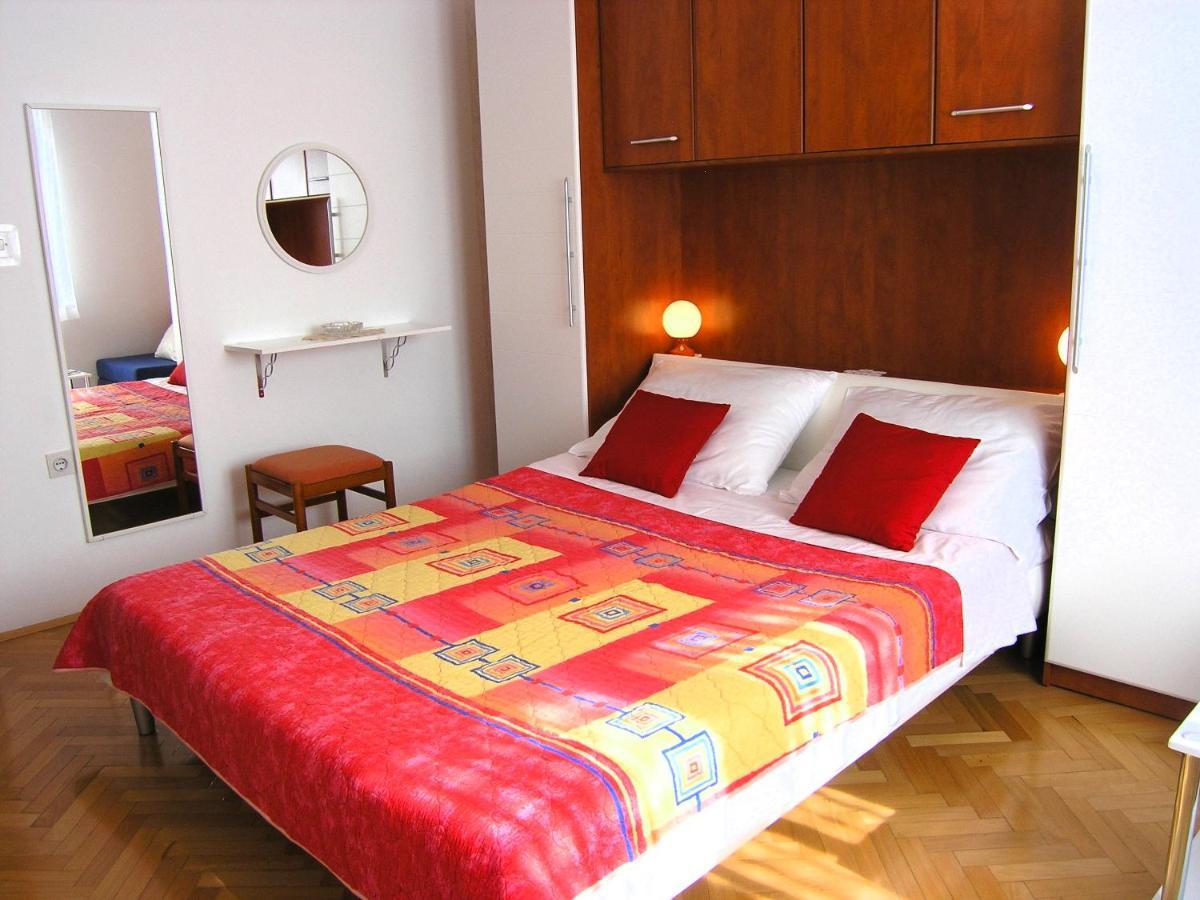 Apartments Natasa Krk Town Bagian luar foto