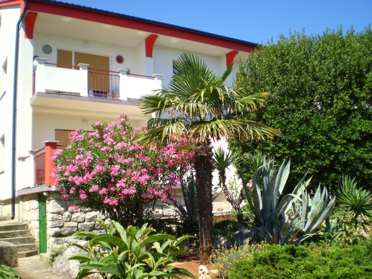 Apartments Natasa Krk Town Bagian luar foto