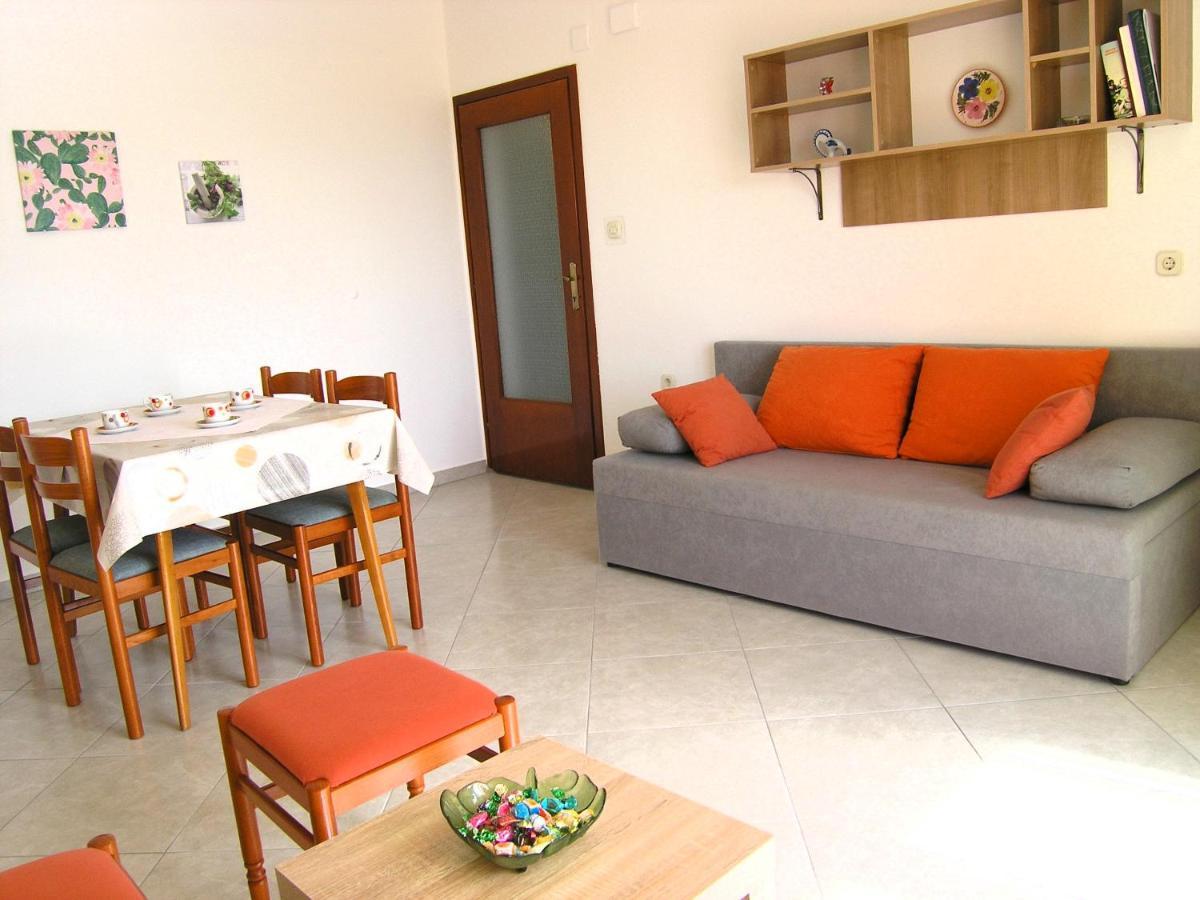 Apartments Natasa Krk Town Bagian luar foto