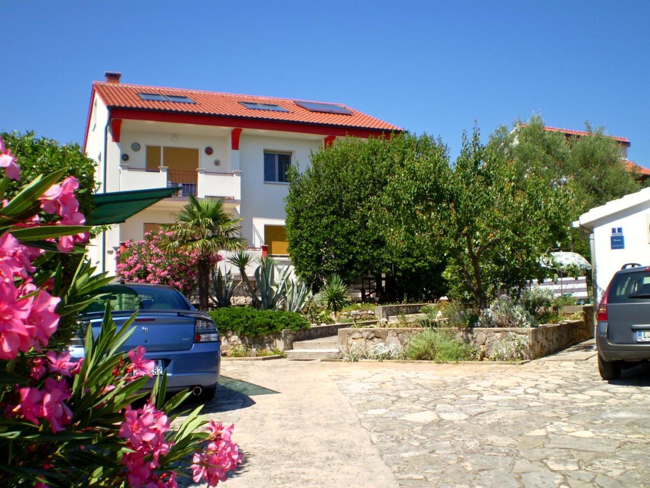 Apartments Natasa Krk Town Bagian luar foto