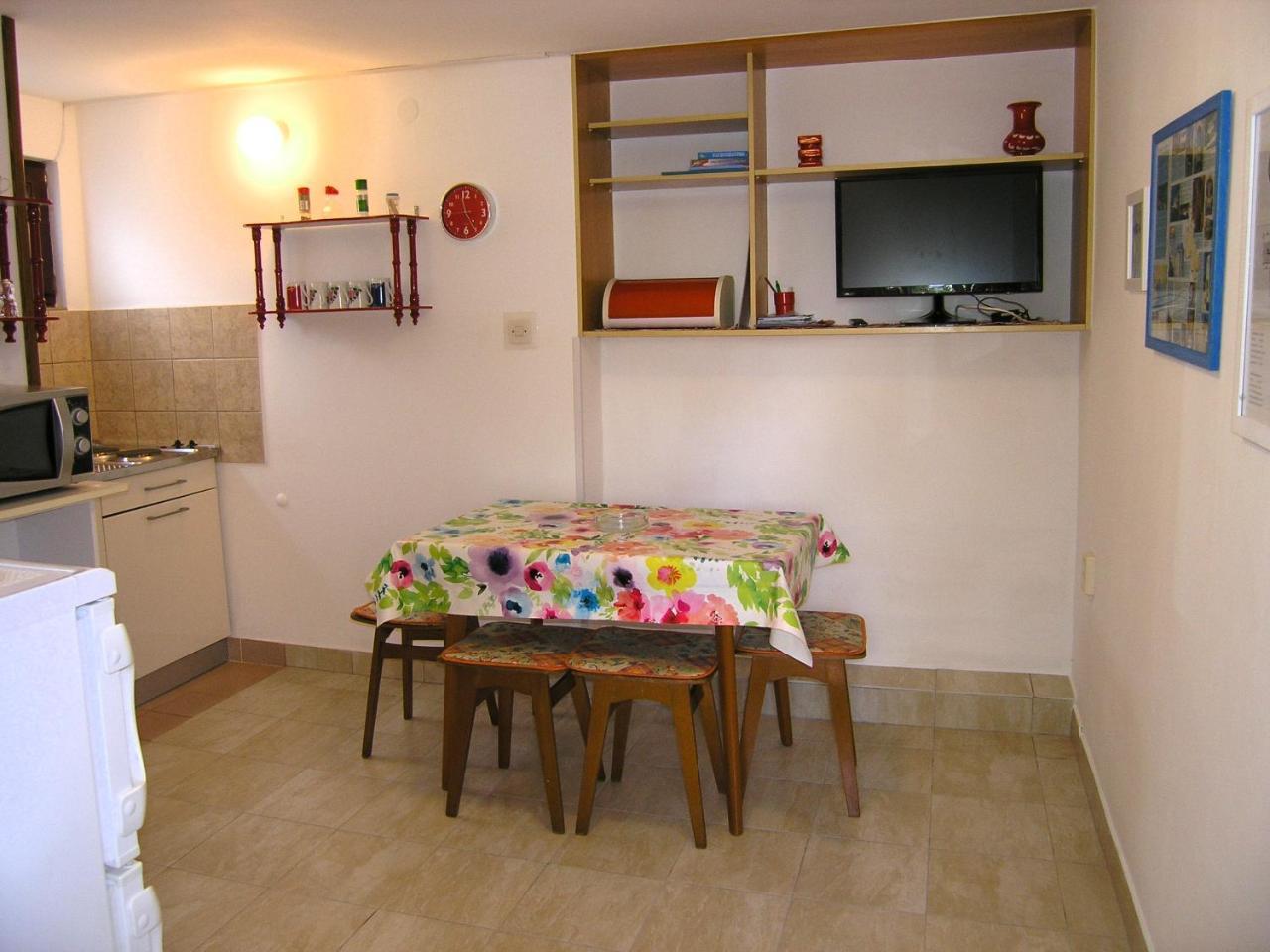 Apartments Natasa Krk Town Bagian luar foto
