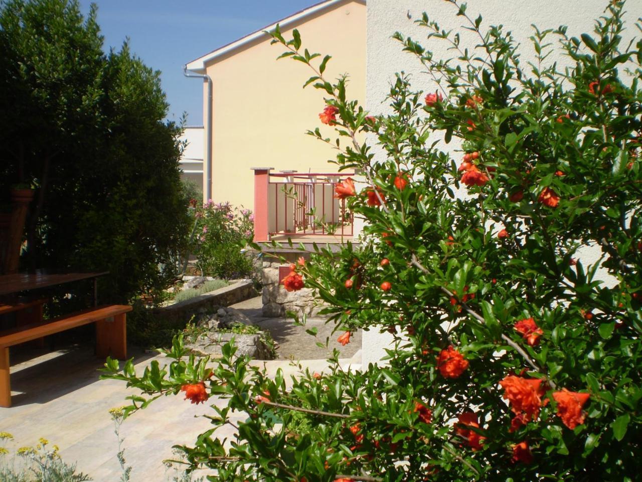 Apartments Natasa Krk Town Bagian luar foto