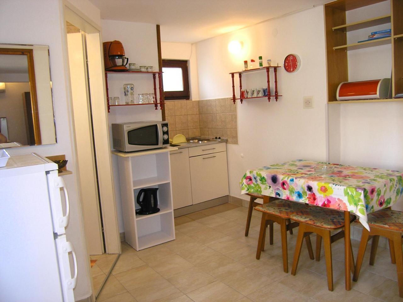 Apartments Natasa Krk Town Bagian luar foto