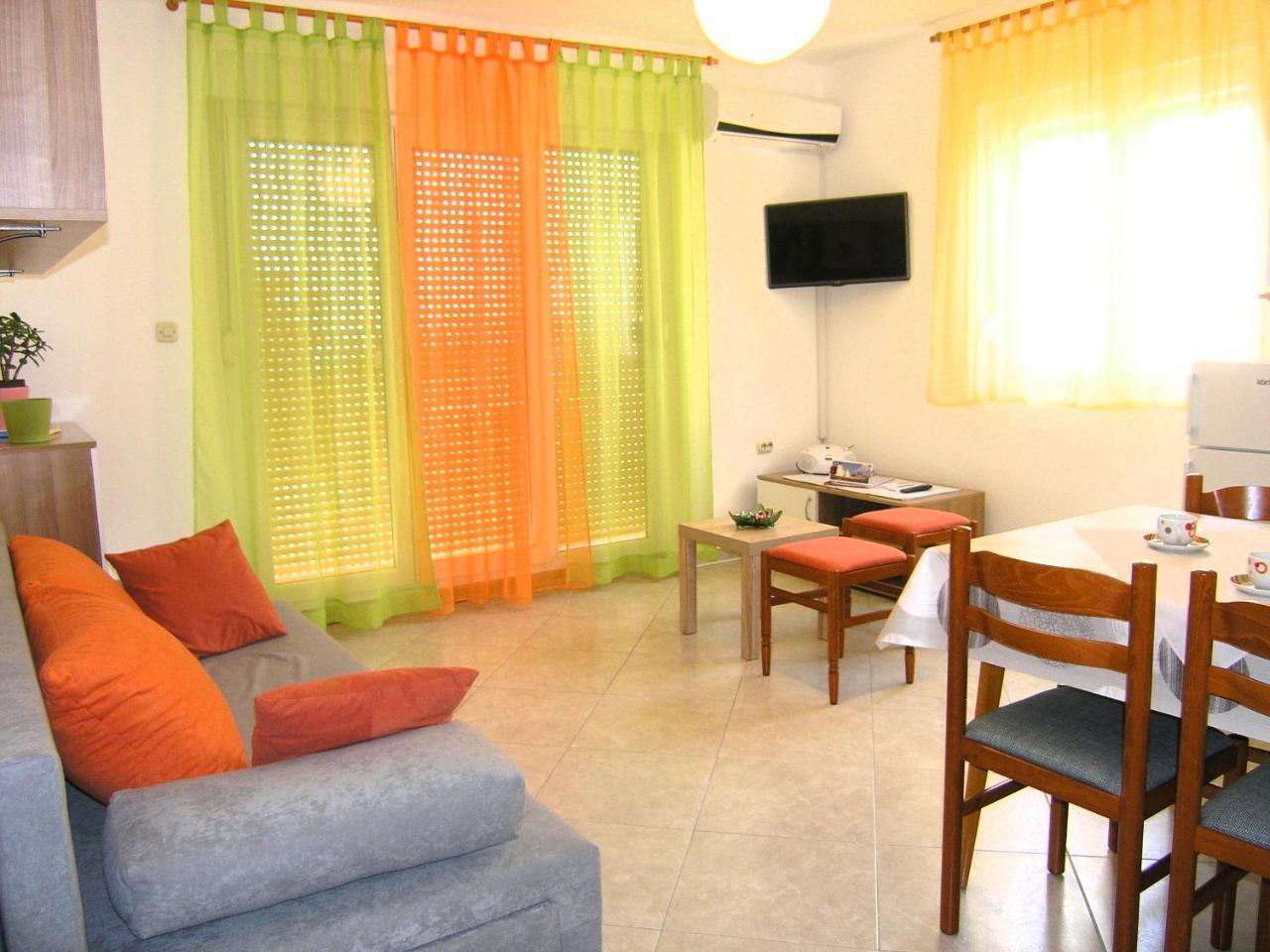 Apartments Natasa Krk Town Bagian luar foto